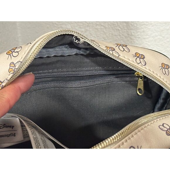 Loungefly Disney Winnie The Pooh Honey Crossbody Bag EUC - Picture 6 of 10